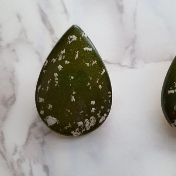 Vintage Wooden Tear Drop Clip On Earrings - Picture 3 of 4